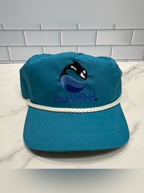 Vintage 90s Seaworld Classic Killer Whale Logo Snap Back Hat Marine Blue Cap